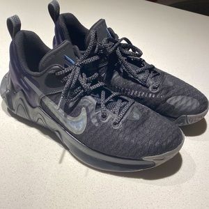 Giannis immortality black nike basketball shoes. Size-9.5US men’s.